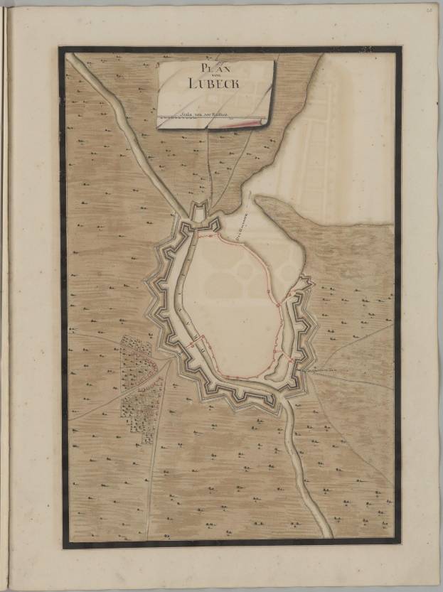 Ein abgenutztes Buch mit einer alten, detaillierten Karte von Lübeck auf dem Cover, das Straßen, Gebäude und Sehenswürdigkeiten zeigt, begleitet von Texten über die Bevölkerung, Geschichte und Kultur der Stadt.