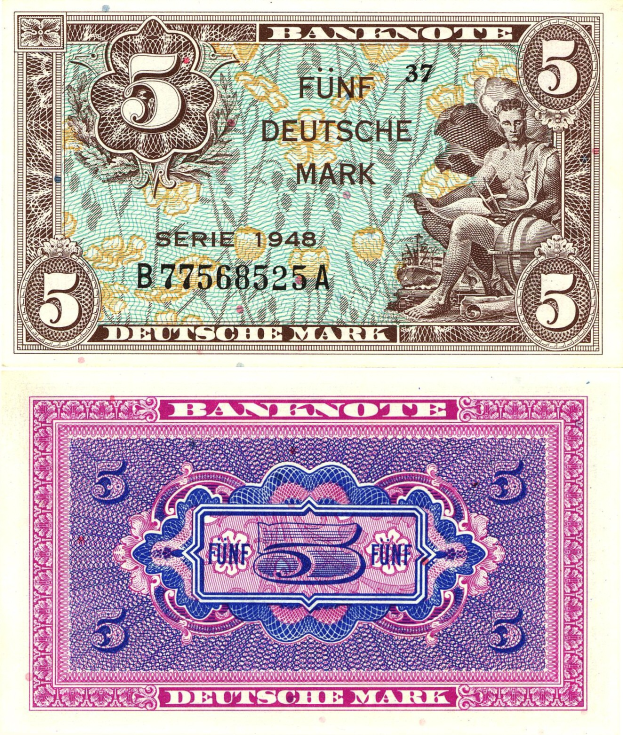 Zwei deutsche 5-Mark-Banknoten aus dem Jahr 1948 mit einem Männerporträt auf der Vorderseite und nummerierten Details auf der Rückseite.