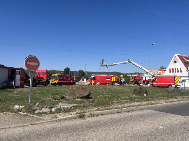 FW-BN: Brennender Lkw-Anhänger auf der A59