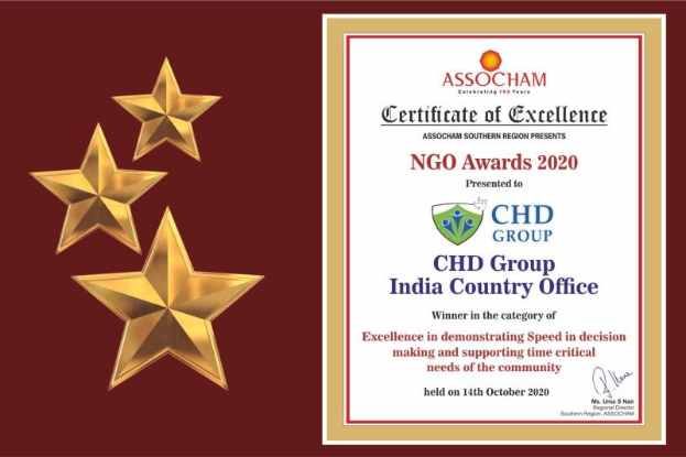Auszeichnung für den Ngo Award 2020 mit dem Text "Chd Group India Country Office" und einem Schild-Logo mit einem zentralen Stern und einem Lorbeerkranz, linksseitig mit drei Sternen.
