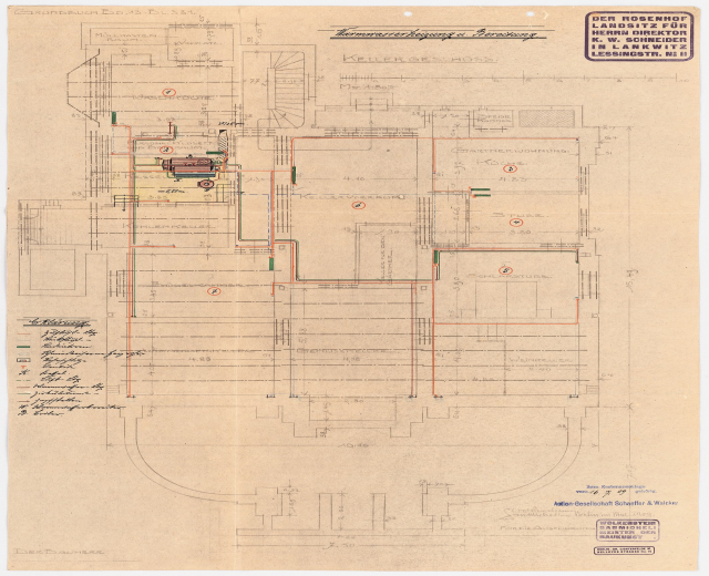 Schwarze und weiße architektonische Zeichnung des Rosenhof-Krankenhauses in Hamburg, Deutschland, die detaillierte Layouts mit zahlreichen Drähten zeigt, die elektrische oder strukturelle Pläne angeben, begleitet von handschriftlichen Textanmerkungen.