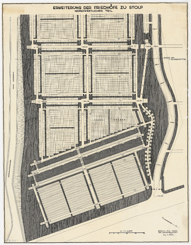 Ein altes Stadtplan mit zahlreichen Gebäuden und einem Stadtplan, der Text enthält, der das Stadtlayout beschreibt.