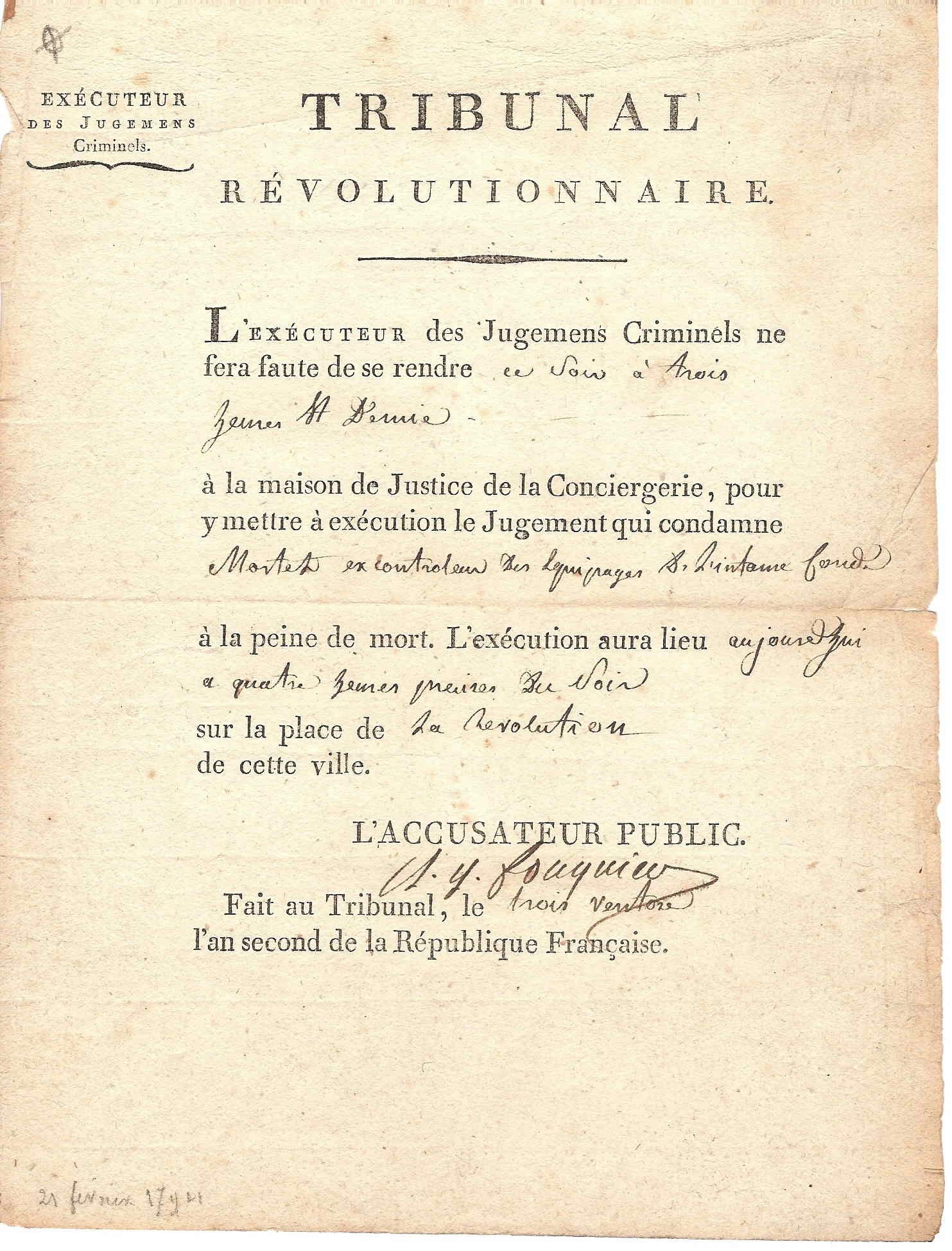 Altes französisches Rechtsdokument mit dem Titel "Tribunal Révolutionnaire", das die Vollstreckung von Verbrechen beschreibt, gelblich und in Schreibschrift verfasst.